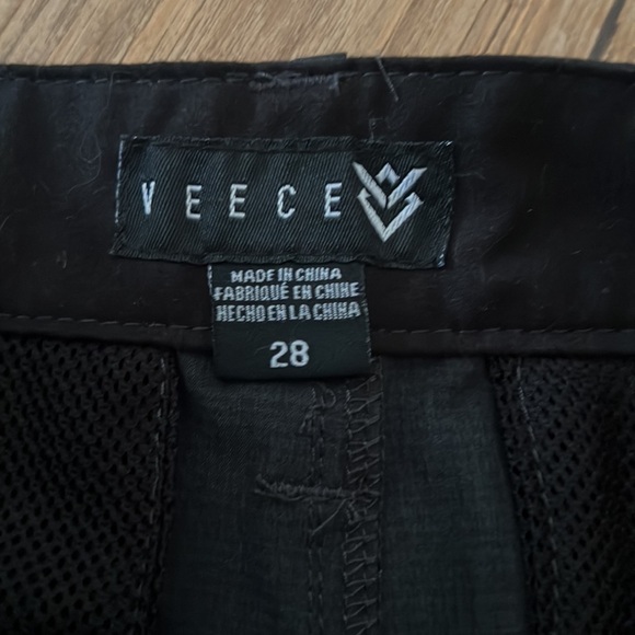 VEECE Shorts - Picture 2 of 3